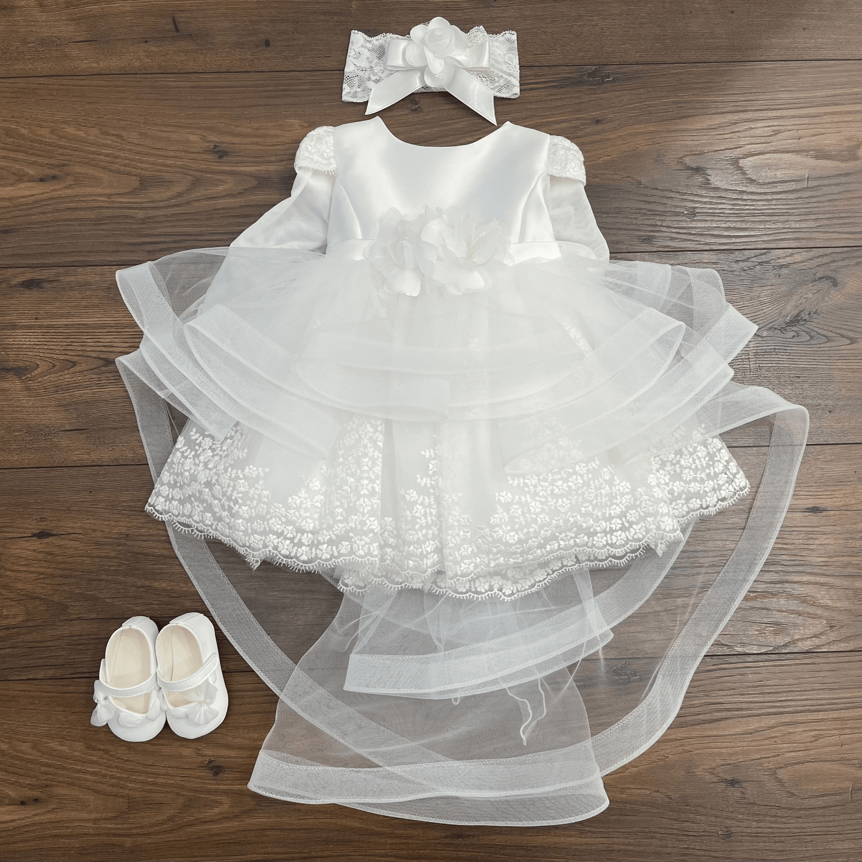 ABITO BATTESIMALE CON CODA