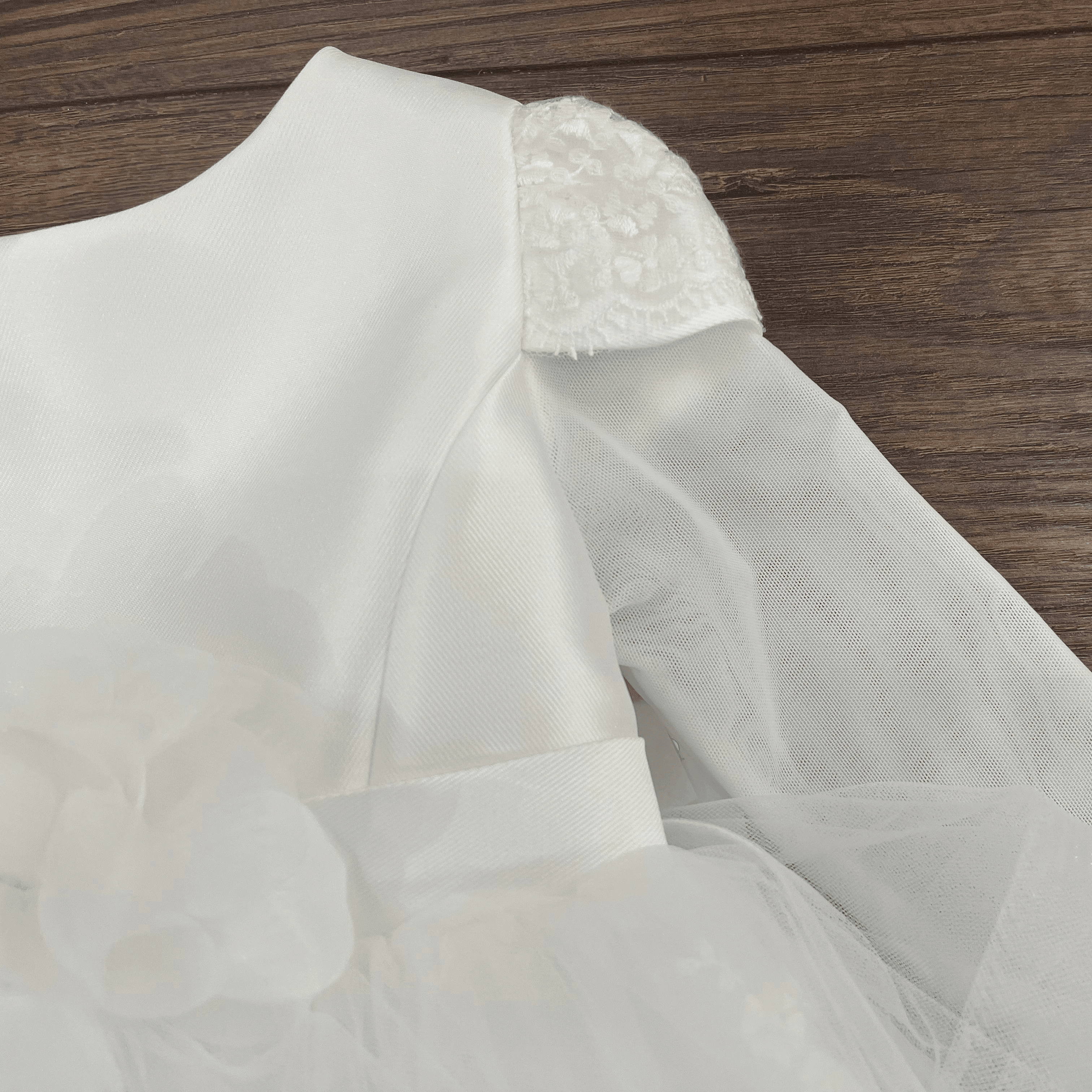 ABITO BATTESIMALE CON CODA